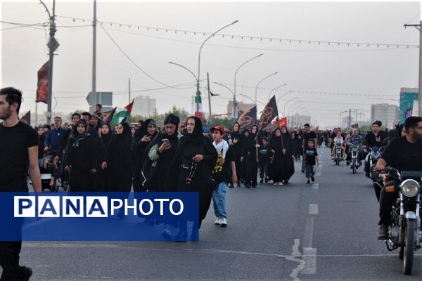 آیین پیاده‌روی اربعین حسینی در بلوار پیامبر اعظم(ص) قم