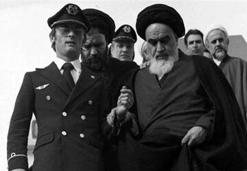 دانش‌آموزان آبادان سالروز ورود امام خمینی(ره) به کشور را گرامی داشتند