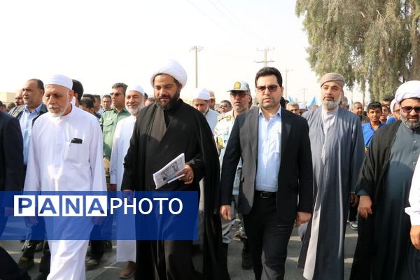 دانش‌آموزان بندرخمیر پیشگام در تجدید میثاق با آرمان‌های استکبارستیزی