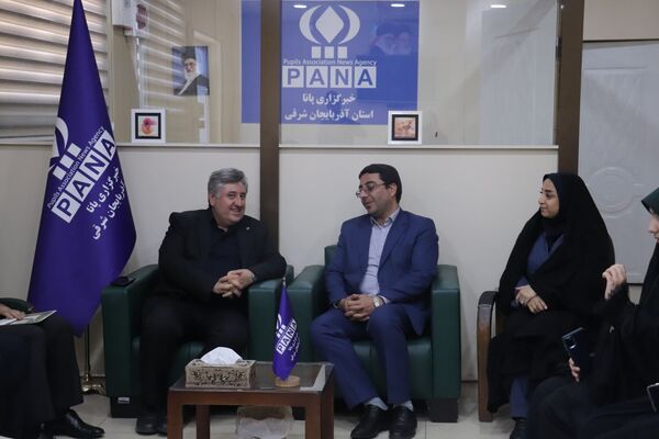 حضور مدیرکل فرهنگ و ارشاد اسلامی آذربایجان شرقی در دفتر خبرگزاری پانا استان به‌مناسبت روز خبرنگار