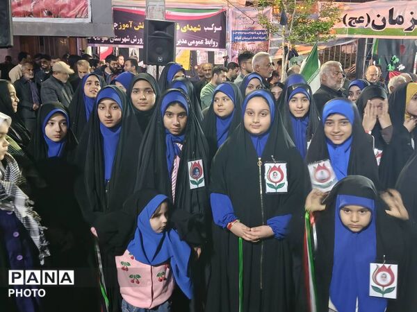اربعین رهبر شهید انقلاب و شهدای میناب در گلوگاه 