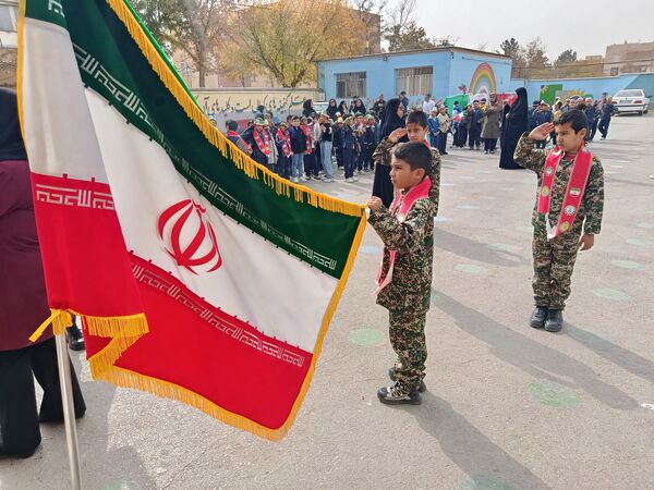 زنگ استکبار ستیزی در مدارس رضویه