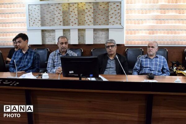  تجلیل از مدیران و دانش‌آموزان منطقه ۱۴ در رویداد پرسش مهر