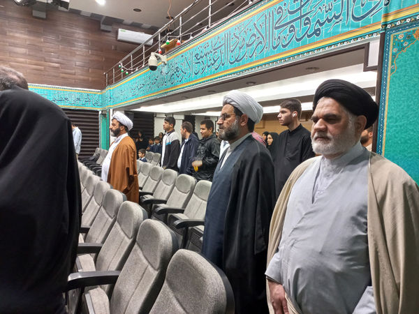 بهره‌برداری از زمین چمن مصنوعی مدرسه «بهار نور معرفت» در قم