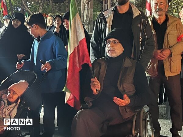 مردم همیشه در صحنه کرج در راهپیمایی هر شب 