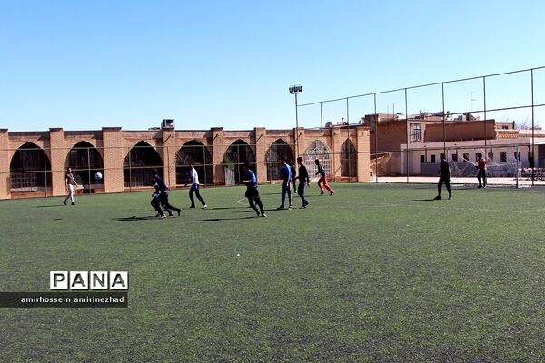 افتتاحیه مسابقات فوتبال دبیرستان ایرانشهر