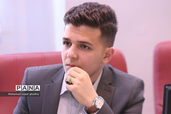 دومین نشست قطبی نهمین دوره مجلس دانش‌آموزی
