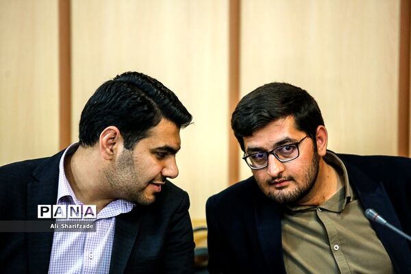 نشست صمیمی وزیرآموزش و پرورش با بسیج دانشجویی دانشگاه فرهنگیان