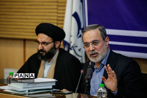 نشست صمیمی وزیرآموزش و پرورش با بسیج دانشجویی دانشگاه فرهنگیان