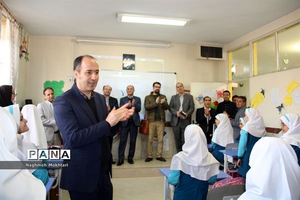 هفته سرود و نمایش در ناحیه یک ری