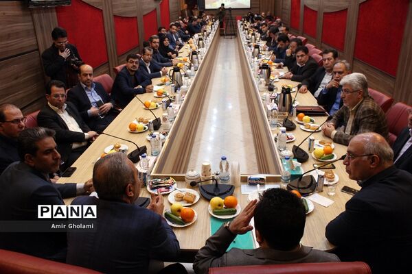 نشست قائم مقام وزیر با مدیرکل و مسئولان آموزش و پرورش شهرستان‌های تهران