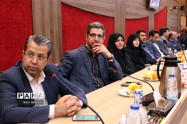 نشست قائم مقام وزیر با مدیرکل و مسئولان آموزش و پرورش شهرستان‌های تهران