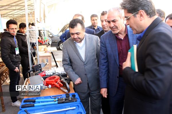 نمایشگاه دستاوردهای بزرگ دستان کوچک