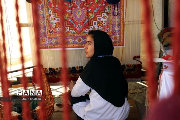 نمایشگاه دستاوردهای بزرگ دستان کوچک