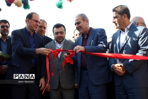 نمایشگاه دستاوردهای بزرگ دستان کوچک