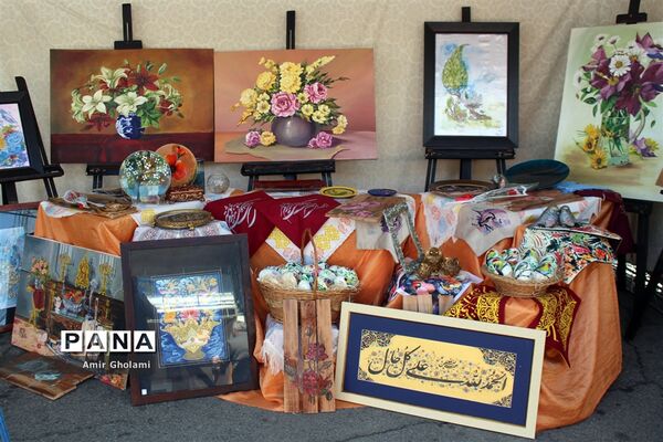 نمایشگاه دستاوردهای بزرگ دستان کوچک