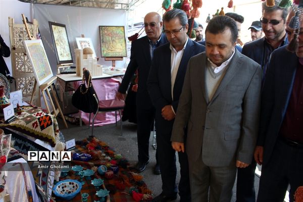 نمایشگاه دستاوردهای بزرگ دستان کوچک