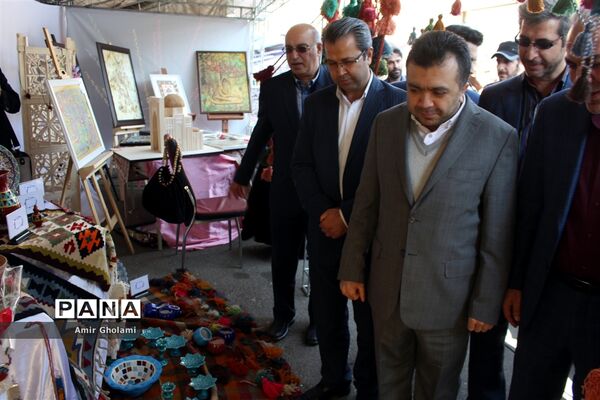نمایشگاه دستاوردهای بزرگ دستان کوچک