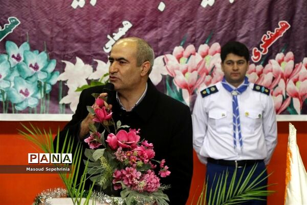 همایش بزرگ یاوران انقلاب پیشتاز در دبستان منیر باسمنج