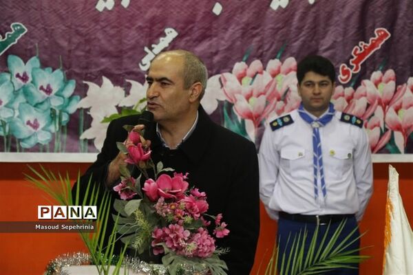 همایش بزرگ یاوران انقلاب پیشتاز در دبستان منیر باسمنج