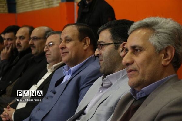 همایش بزرگ یاوران انقلاب پیشتاز در دبستان منیر باسمنج