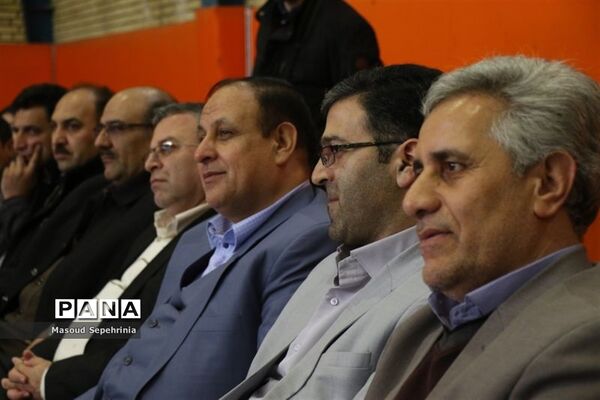 همایش بزرگ یاوران انقلاب پیشتاز در دبستان منیر باسمنج