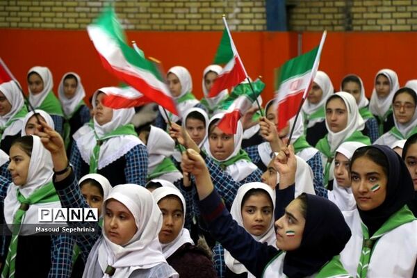 همایش بزرگ یاوران انقلاب پیشتاز در دبستان منیر باسمنج