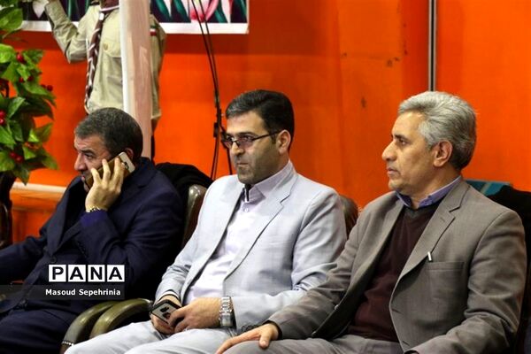 همایش بزرگ یاوران انقلاب پیشتاز در دبستان منیر باسمنج