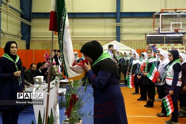 همایش بزرگ یاوران انقلاب پیشتاز در دبستان منیر باسمنج