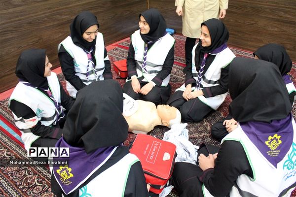 مانور تشکیلاتی پیشتازان سازمان دانش آموزی استان همدان