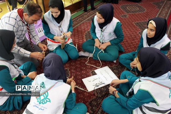 مانور تشکیلاتی پیشتازان سازمان دانش آموزی استان همدان