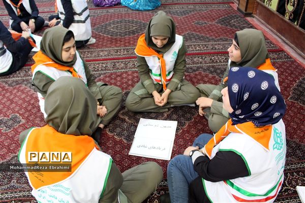 مانور تشکیلاتی پیشتازان سازمان دانش آموزی استان همدان