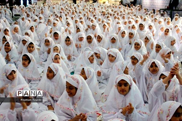 جشن تکلیف 1500 دانش‌آموز دختر در سمنان