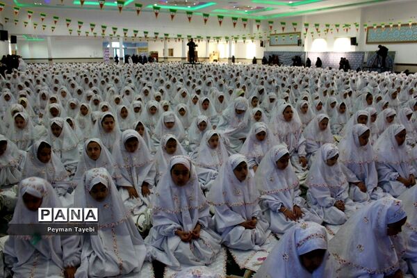 جشن تکلیف 1500 دانش‌آموز دختر در سمنان