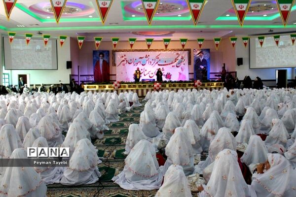 جشن تکلیف 1500 دانش‌آموز دختر در سمنان