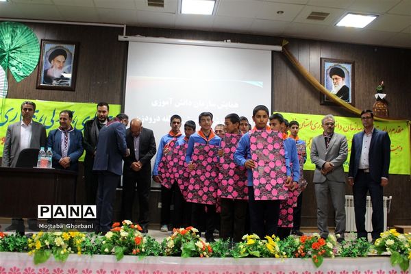 بازدید رئیس سازمان دانش آموزی فارس از منطقه درودزن