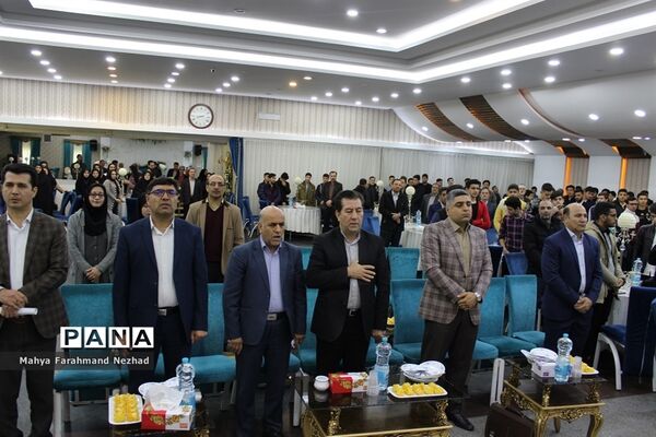 همایش تجلیل ازبرگزیدگان رتبه‌های زیر هزار کنکور سراسری در اسلامشهر