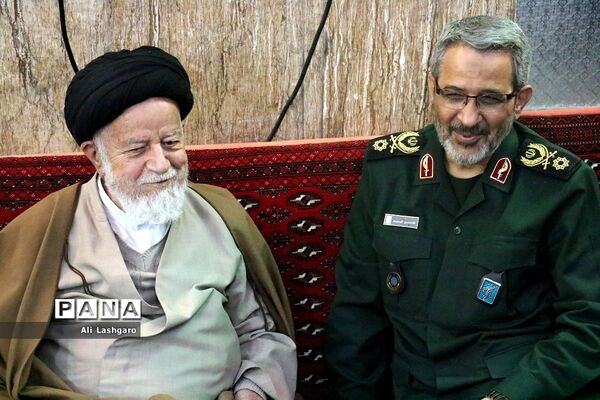 دیدار رئیس سازمان بسیج مستضعفان با آیت‌الله شاهچراغی