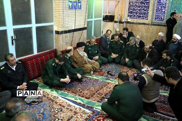 دیدار رئیس سازمان بسیج مستضعفان با آیت‌الله شاهچراغی