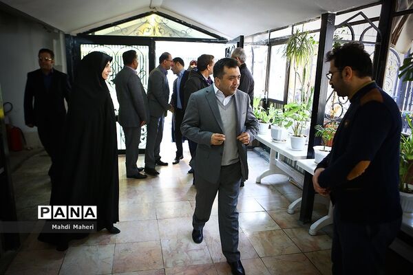 دیدار  قائم مقام وزیر آموزش و پرورش با بستگان فرهنگی شهدا در روز تکریم همسران و مادران شهدا