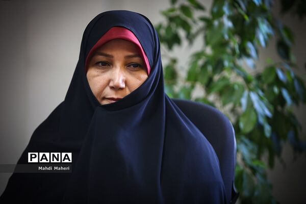 دیدار  قائم مقام وزیر آموزش و پرورش با بستگان فرهنگی شهدا در روز تکریم همسران و مادران شهدا
