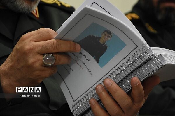 دیدار سردار غیب‌پرور با خانواده شهید «عباس دانشگر»