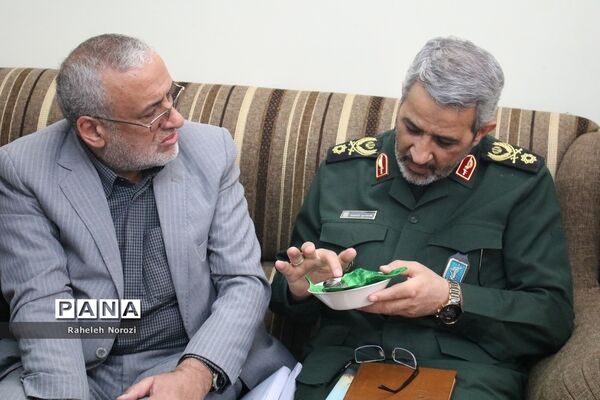 دیدار سردار غیب‌پرور با خانواده شهید «عباس دانشگر»