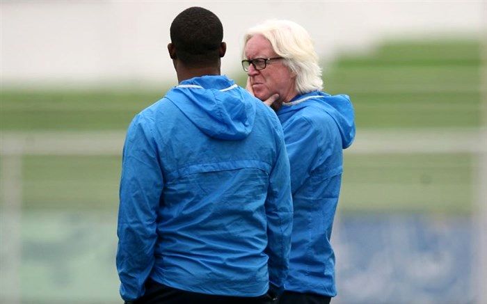 بحران زمین تمرین جدی شد؛ شفر تمرین استقلال را تعطیل کرد