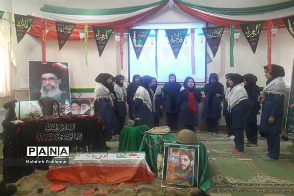 برگزاری مراسم یادواره شهدا دردبیرستان فخرالزمان قریب
