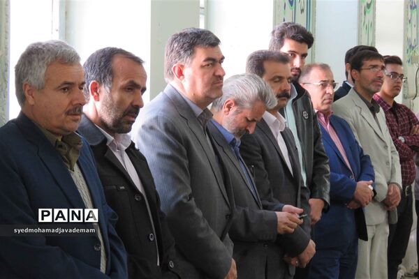 دانش‌آموزان میزبان شهدای گمنام