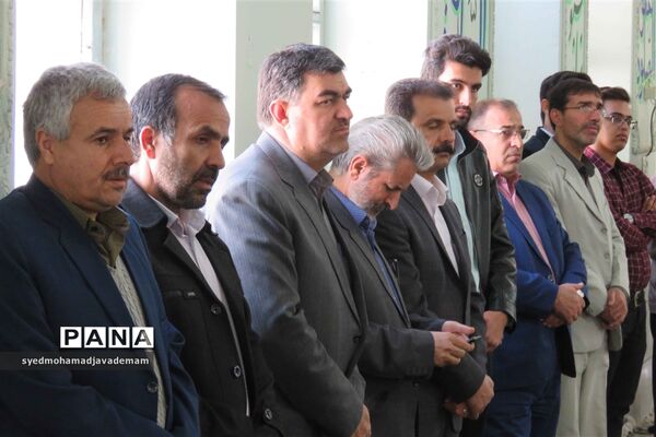 دانش‌آموزان میزبان شهدای گمنام