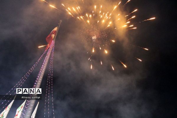 گلبانگ الله اکبر و نورافشانی میادین شهرقدس درشب ۲۲ بهمن