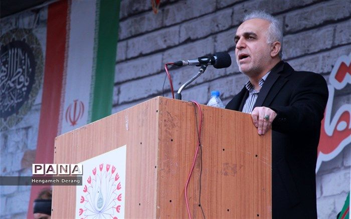 وزیر اقتصاد در ساری:‌ دولت  از موضع خود در مقابله با کاسب‌نماها کوتاه نمی‌آید