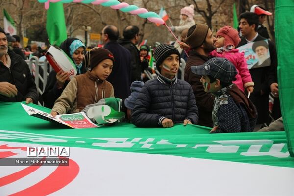 راهپیمایی یوم الله 22 بهمن در مشهد